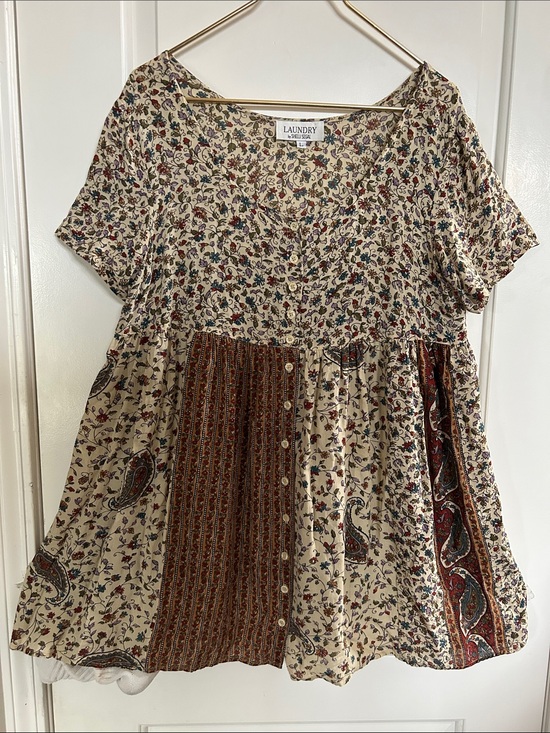 Laundry By Shelli Segal Tops - Laundry By Shelli Segal Cream Mixed Floral & Paisley Patchwork Button-down Blous